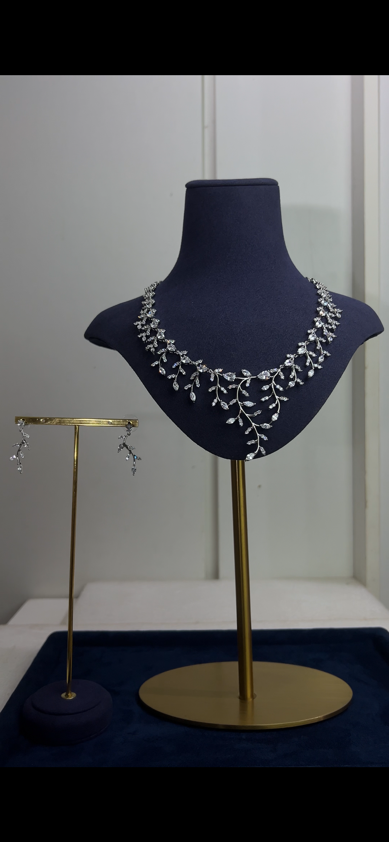 ZIRCONIA WEEDING NECKLACE