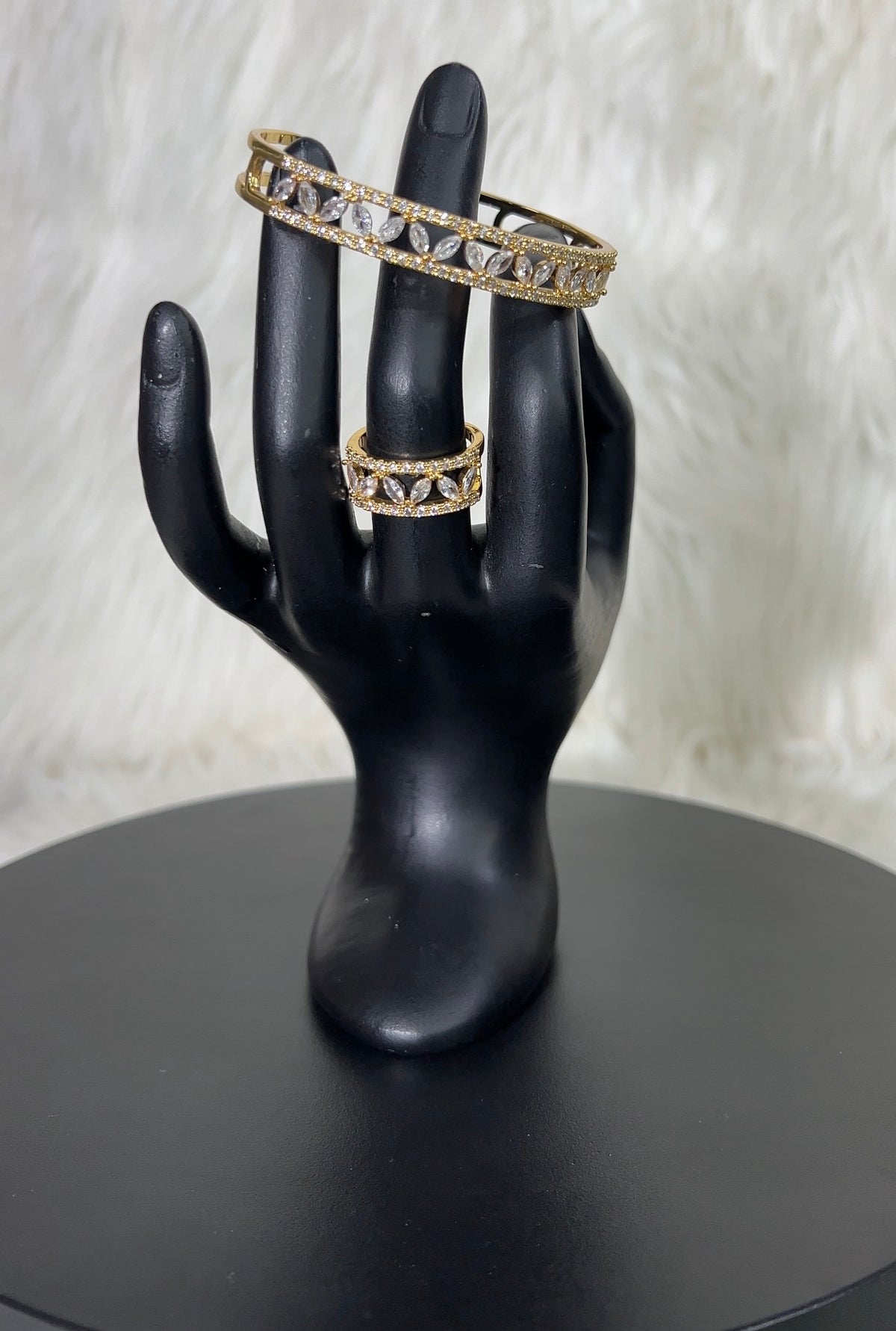BANGLES