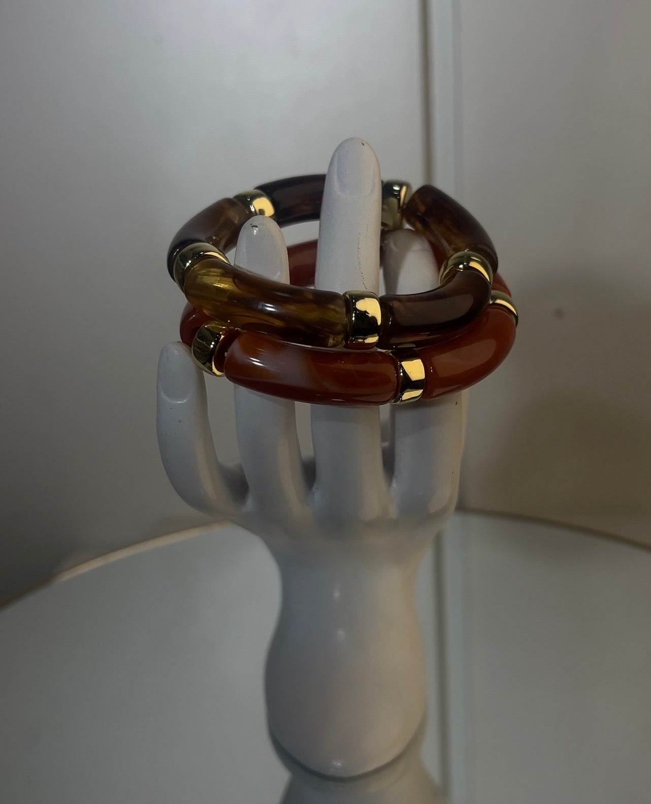 The smooth, rounded finish is carefully designed to be completely snag-free, gliding effortlessly over delicate fabrics, silk blouses, and formal wear.
