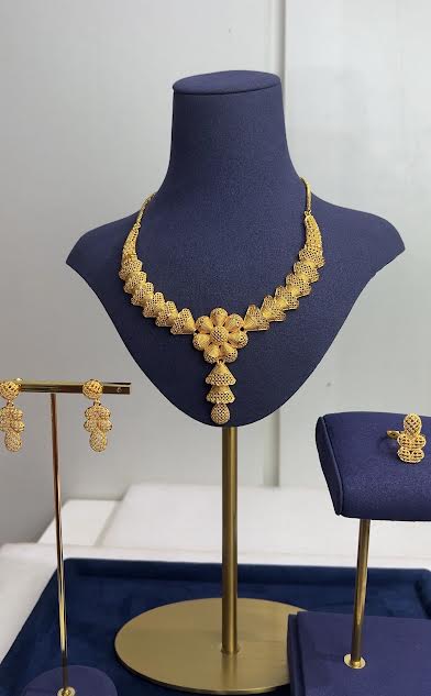 GOLD PLATED NECKLACE