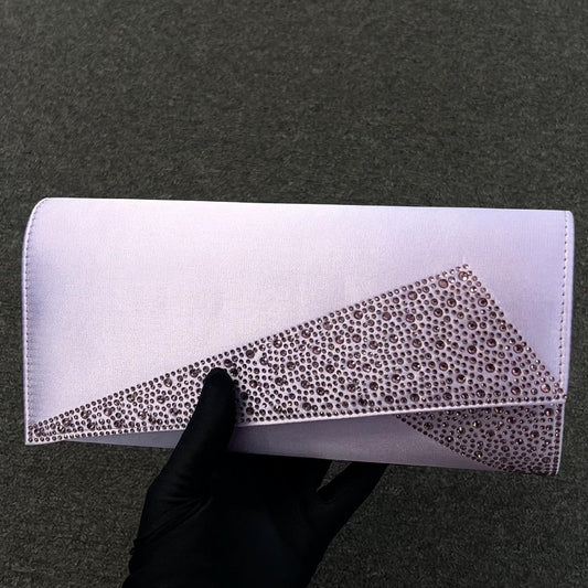 It is an ideal statement accessory for upscale dinner parties, weddings, and formal receptions.