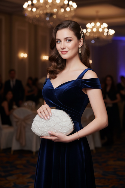Perfect for weddings, bridal events, dinners, and special occasions, it offers just the right blend of glamour and class. Lightweight, chic, and eye-catching, this clutch is the ultimate finishing touch for your look