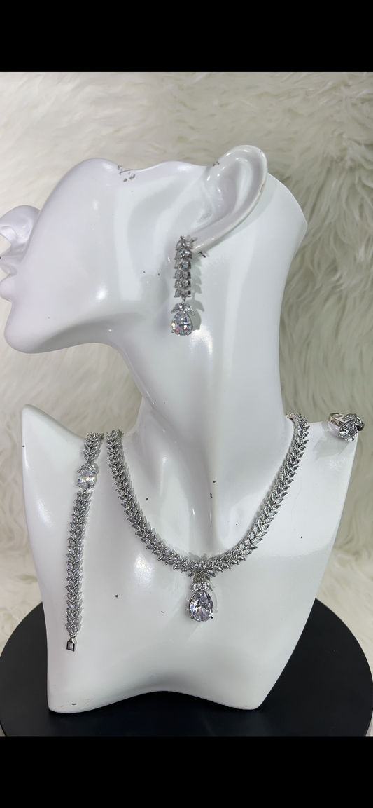 ZIRCONIA NECKLACE SET