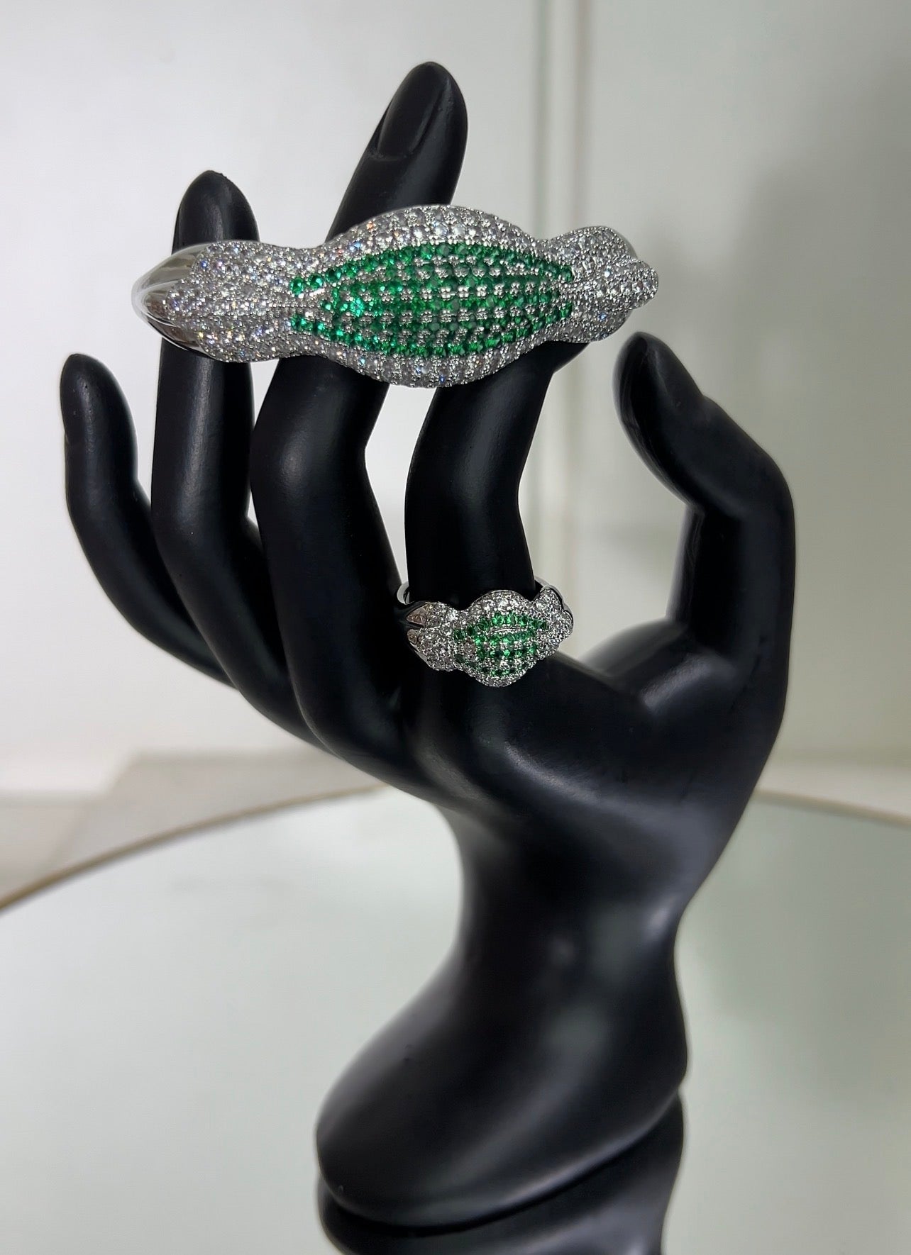 BANGLES