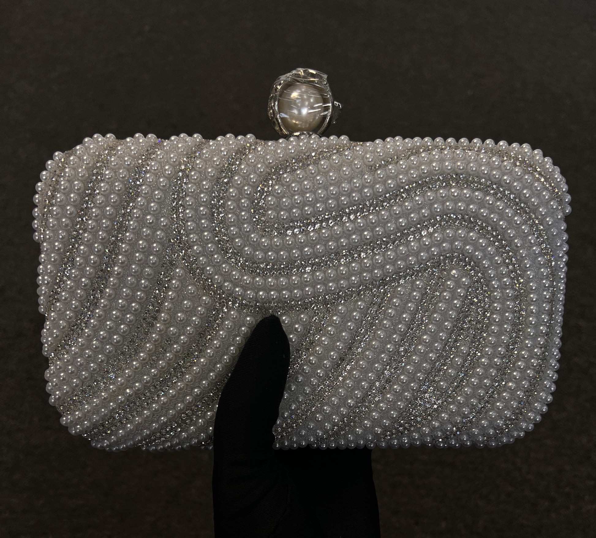  it offers a dramatic accent for galas, weddings, and formal affairs.