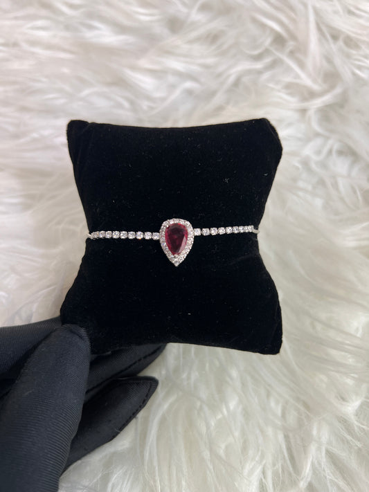 Perfect for galas, formal dinners, weddings, or as a romantic gift, this lightweight yet striking bracelet offers timeless classic glamour with a bold pop of rich color.