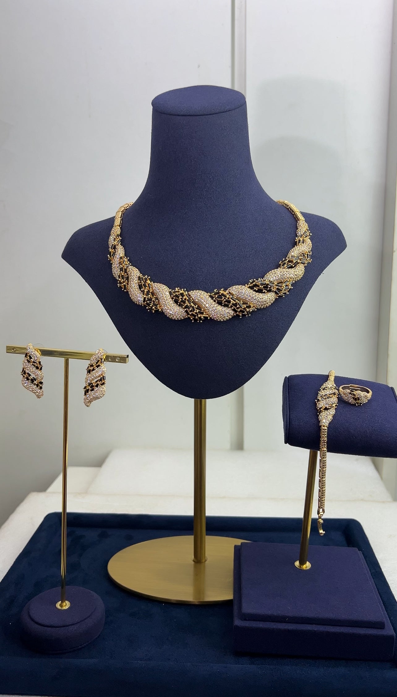 WEDDING NECKLACE