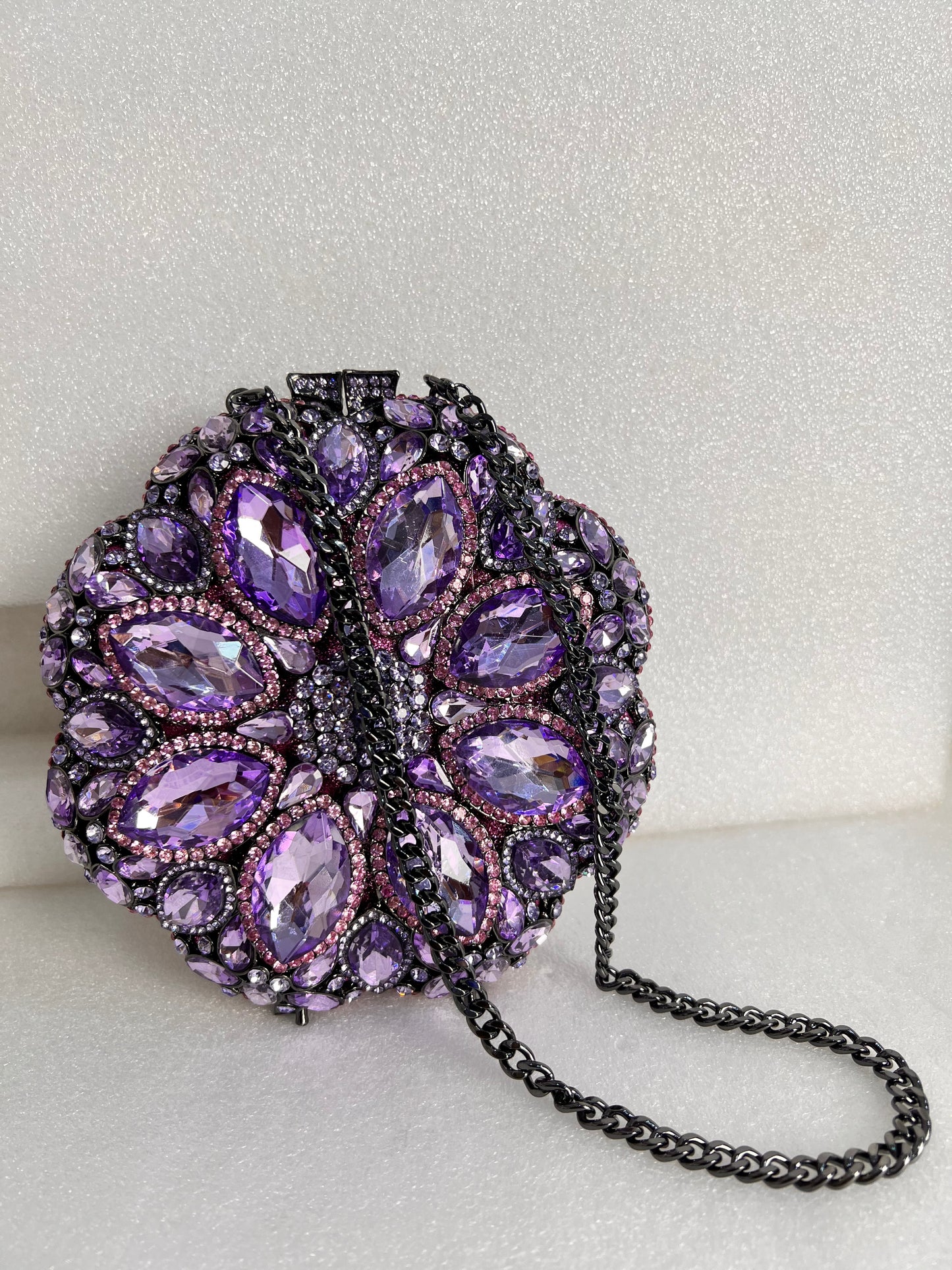 Lilac clutch