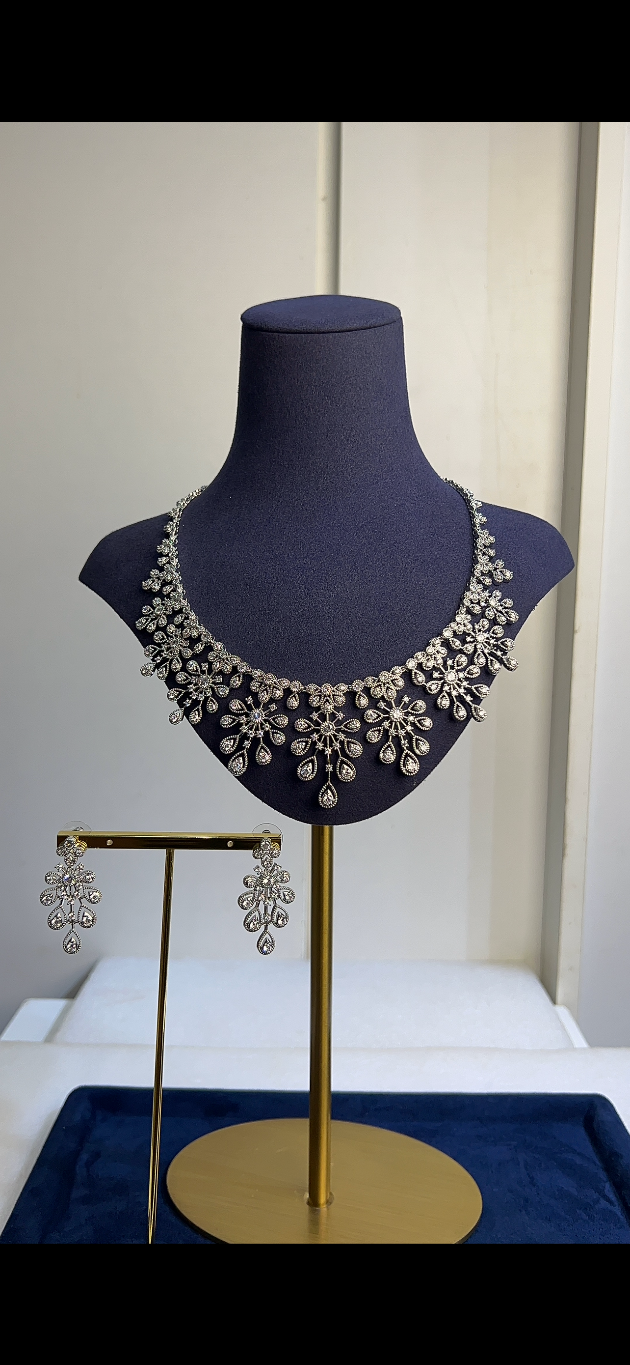WEDDING NECKLACE