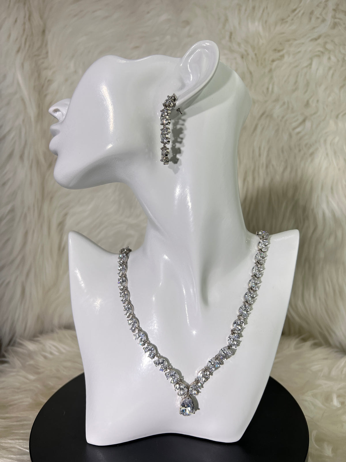 ZIRCONIA NECKLACE SET