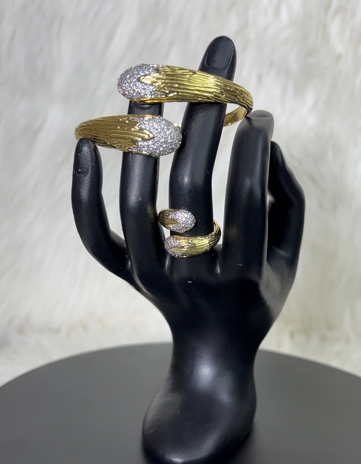 BANGLES