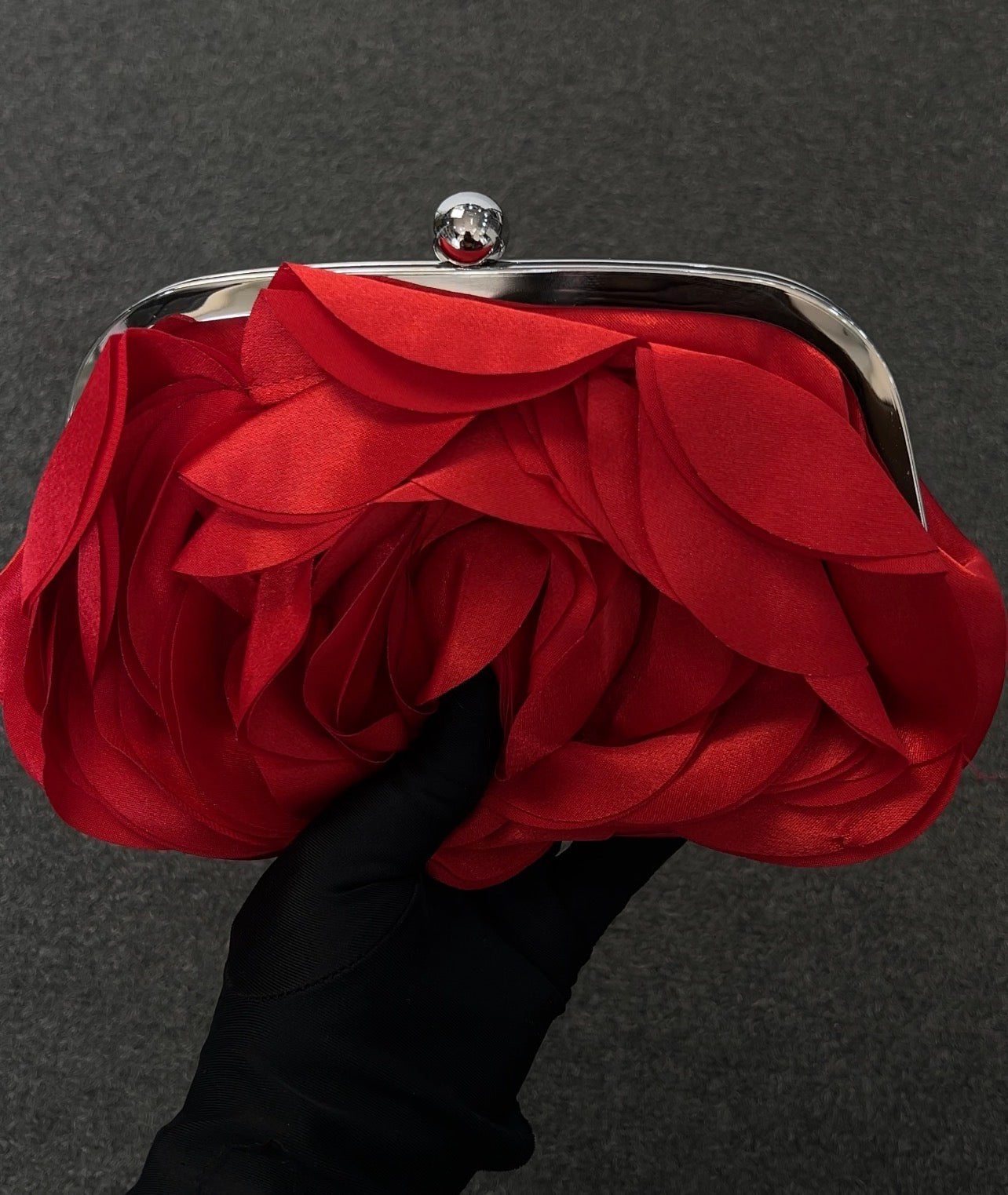 Whether you are attending a summer gala, a destination wedding, or a high-profile party, this piece ensures you are the most memorable guest in the room