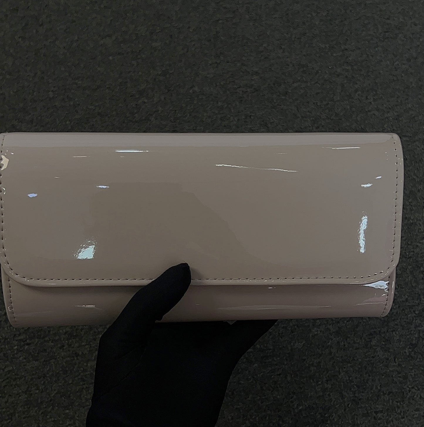 GLOSSY ENVELOP PARTY PURSE