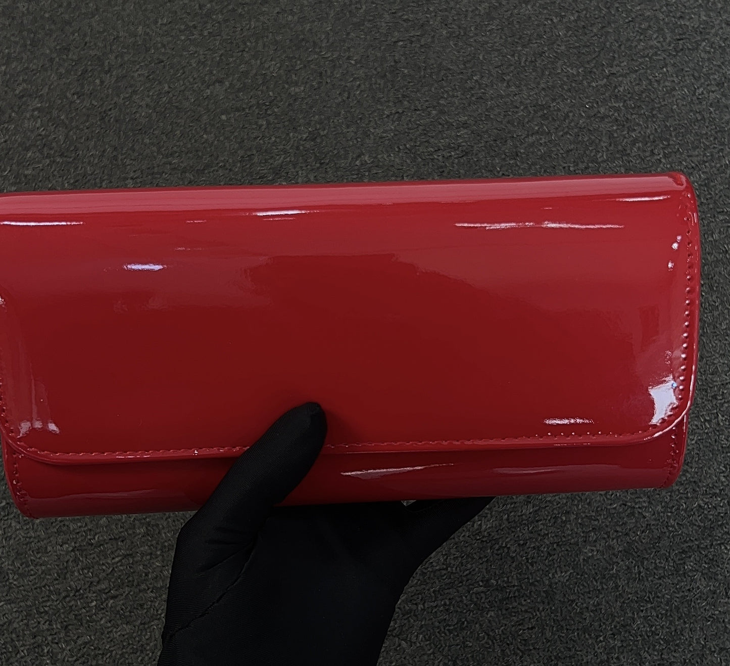 GLOSSY ENVELOP PARTY PURSE
