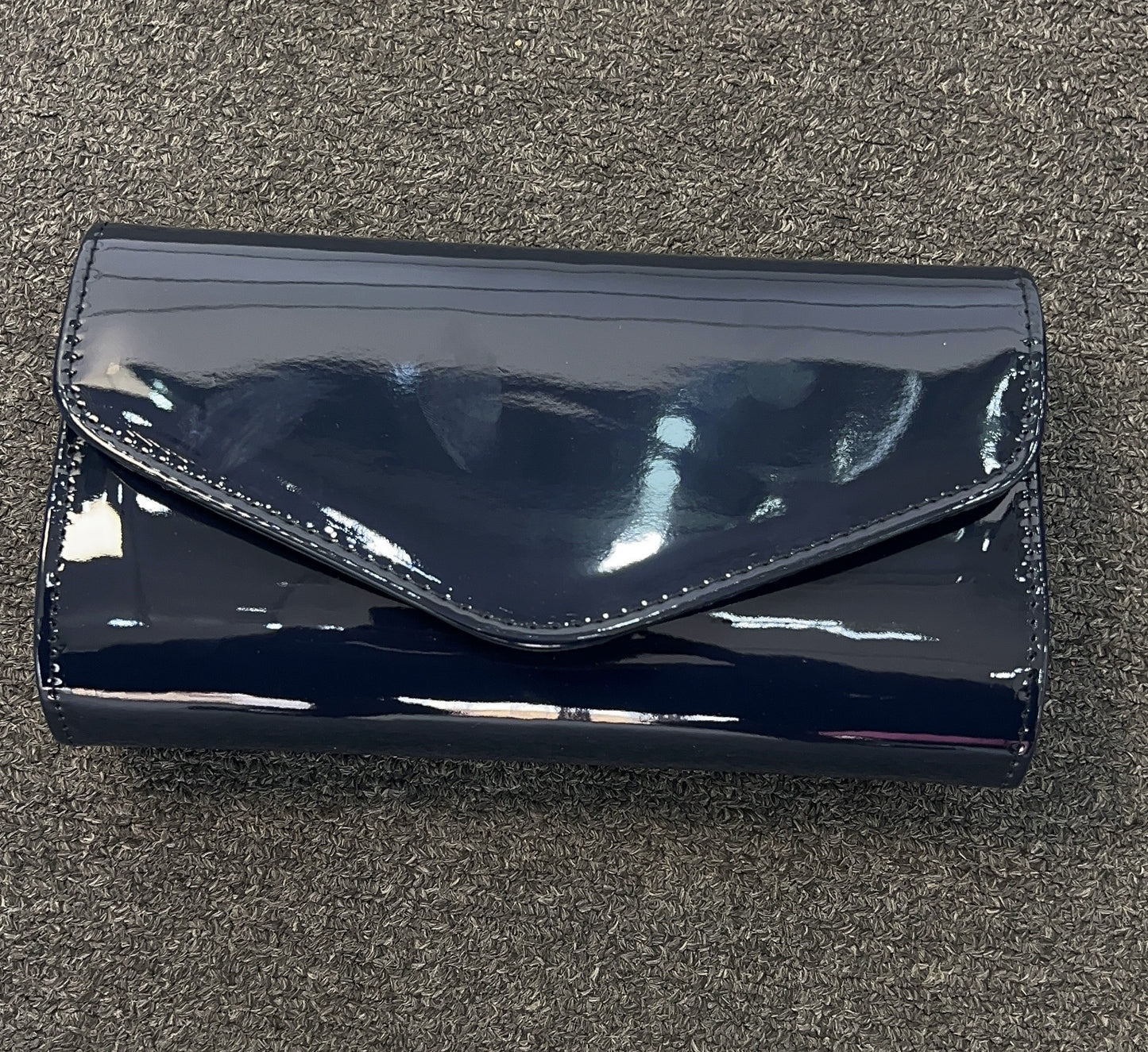 GLOSSY ENVELOPE PARTY PURSES