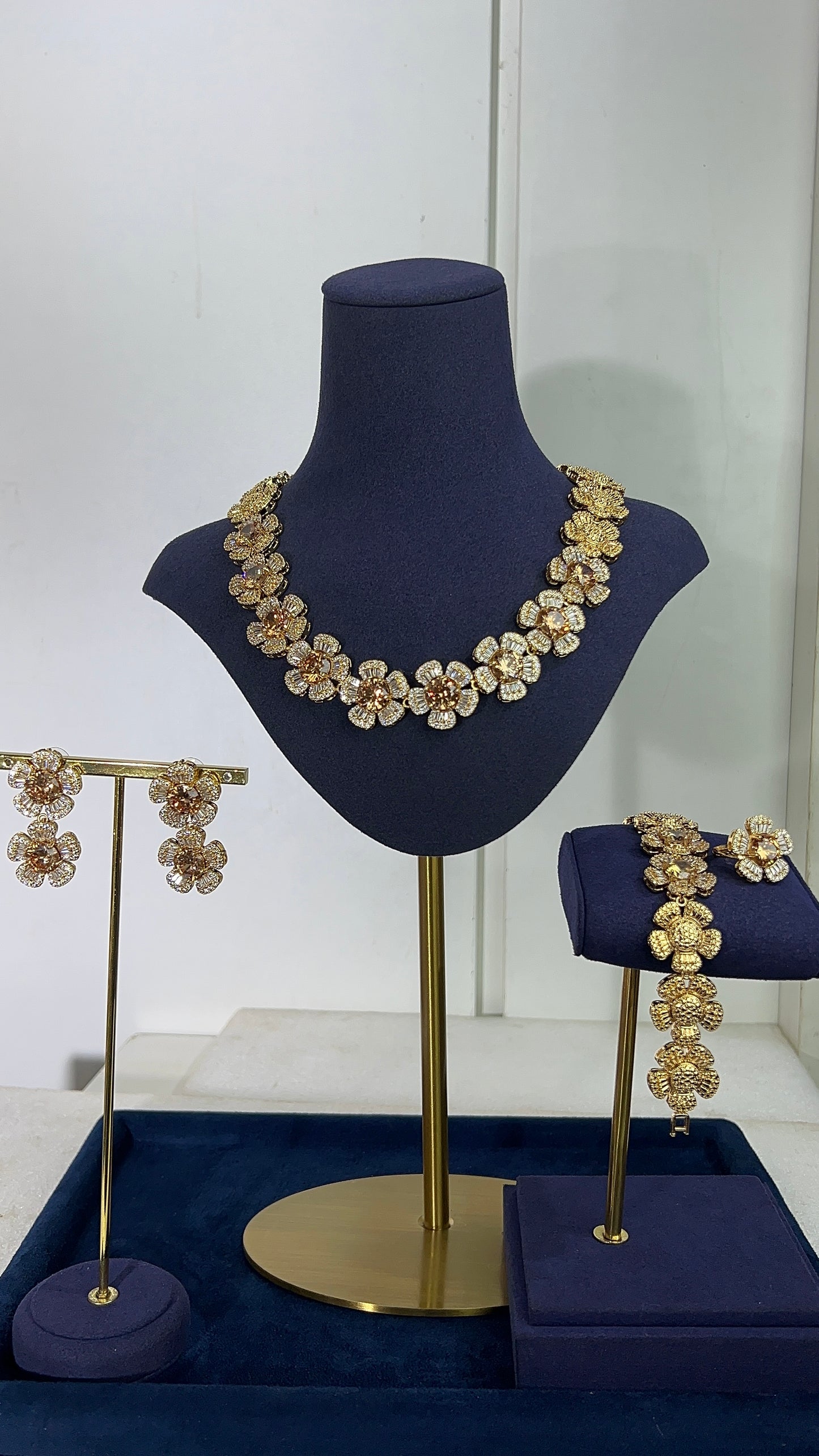 ZIRCONIA NECKLACE SET
