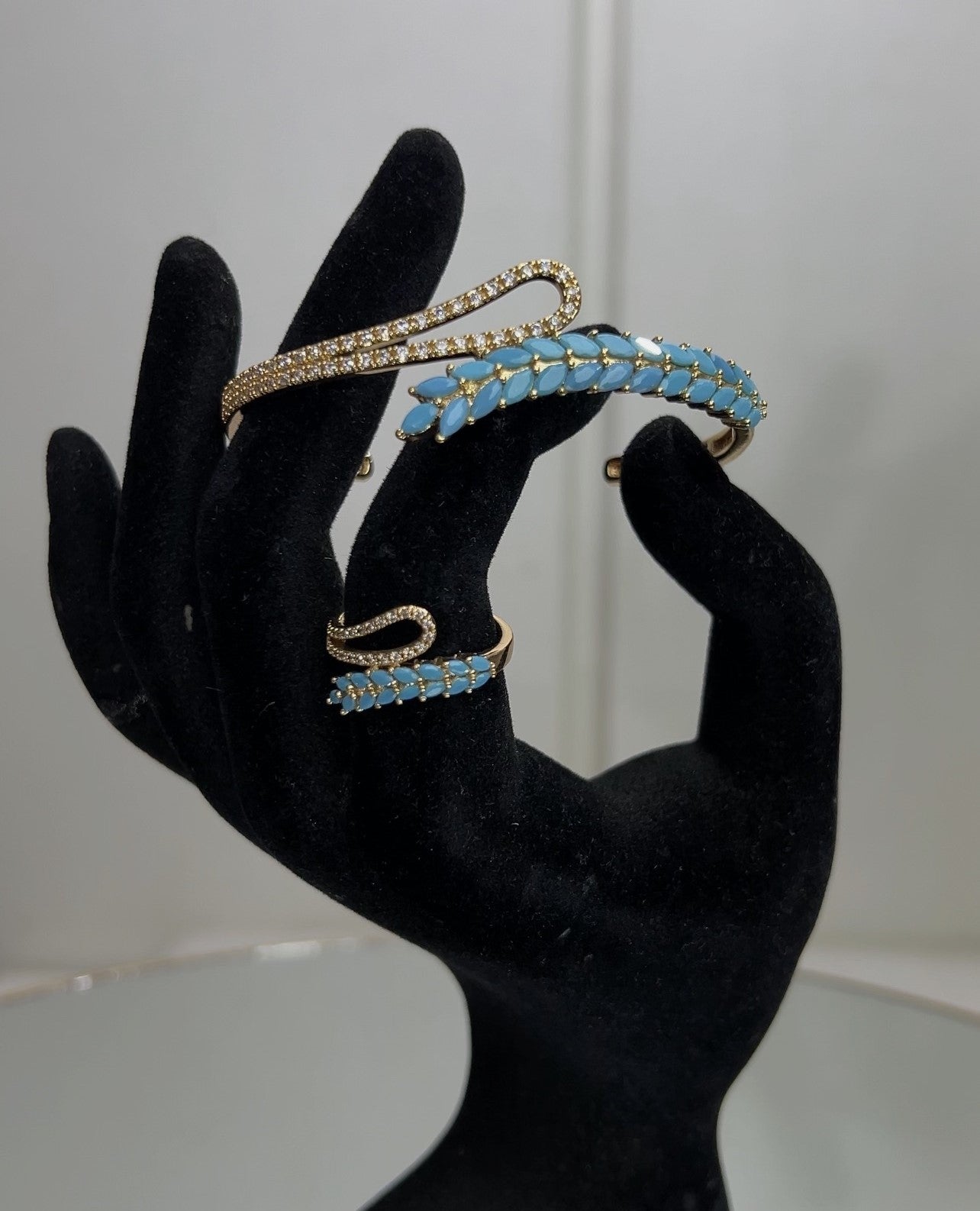 BANGLES