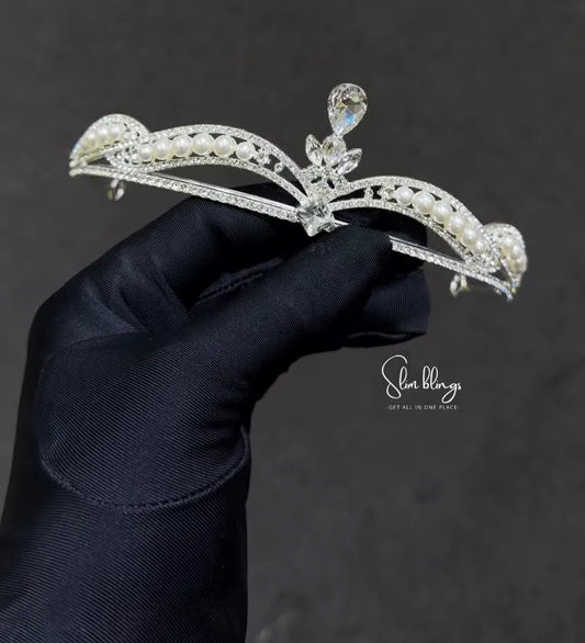 Pairs beautifully with lace-detailed gowns, vintage-inspired bridal styling, and classic up-dos.