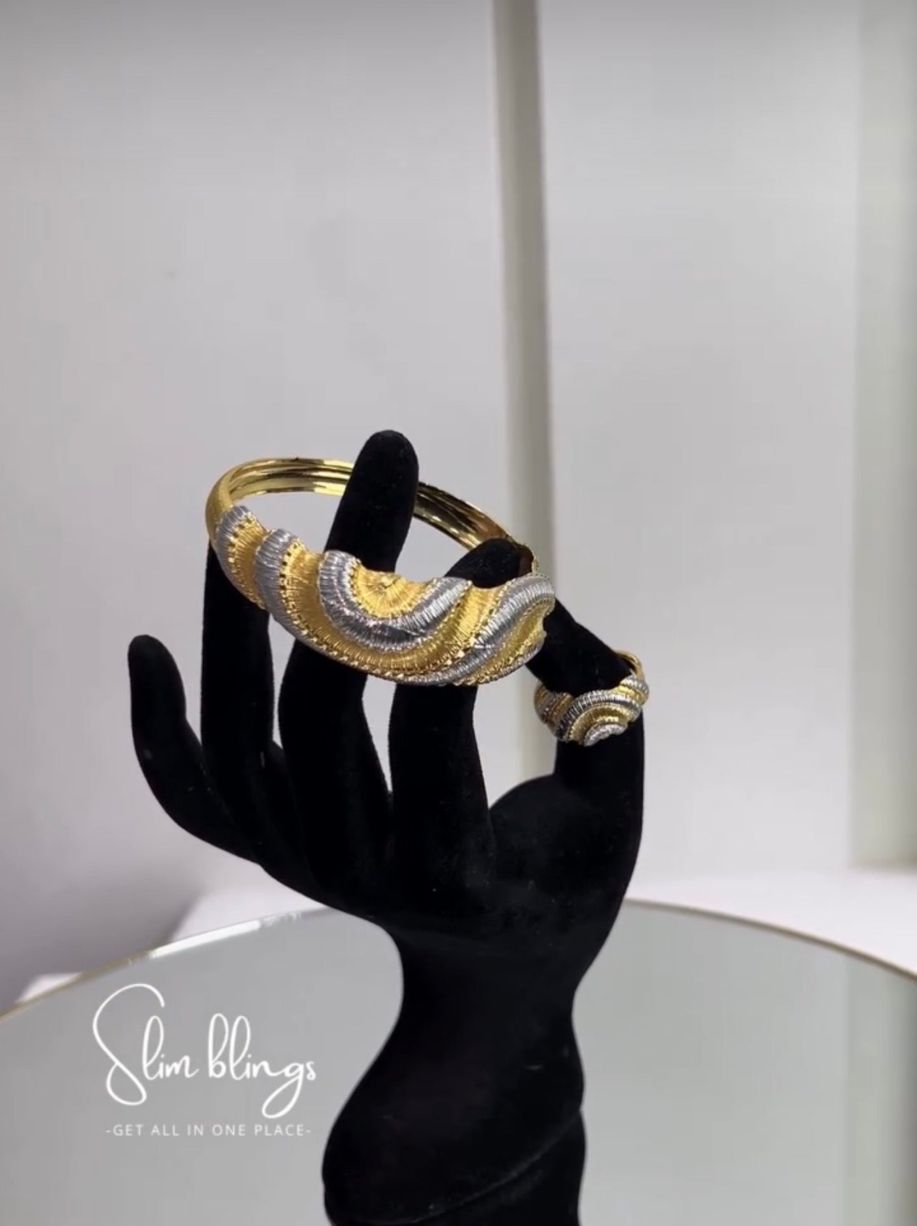 BANGLES