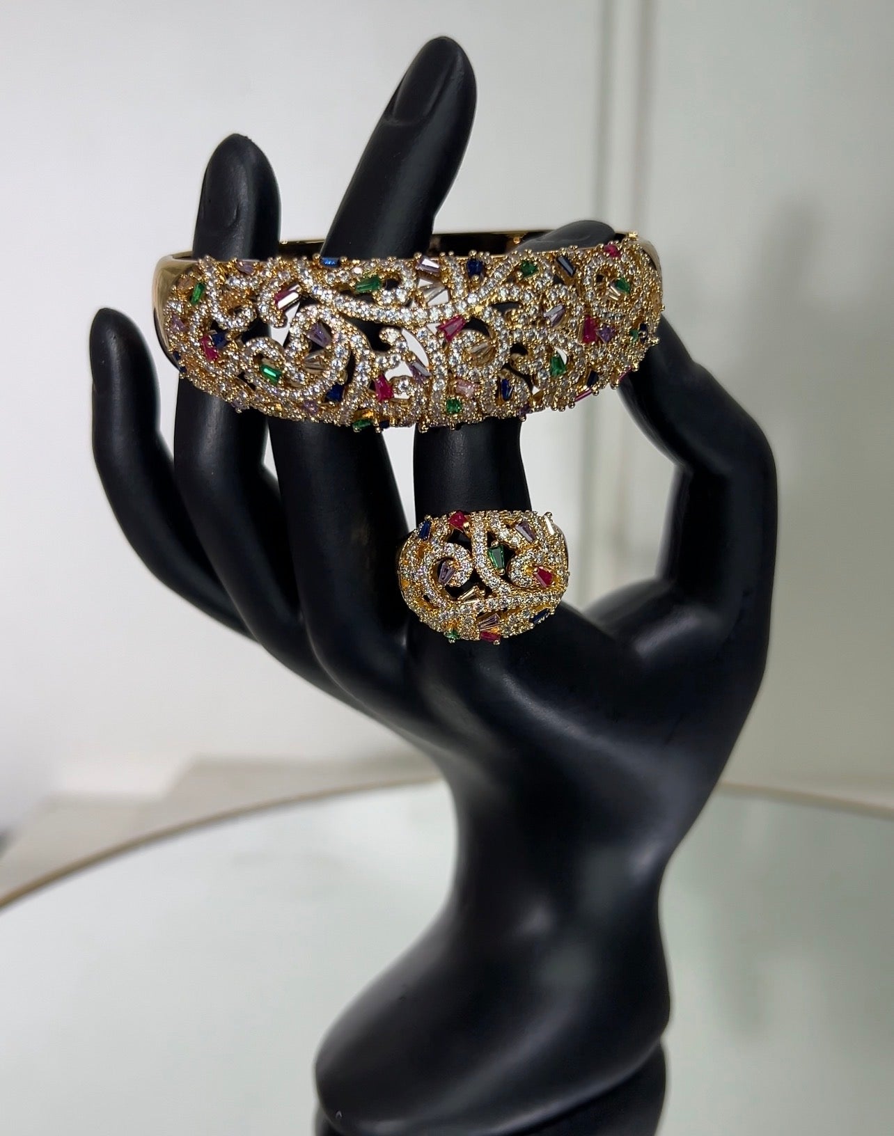 BANGLES
