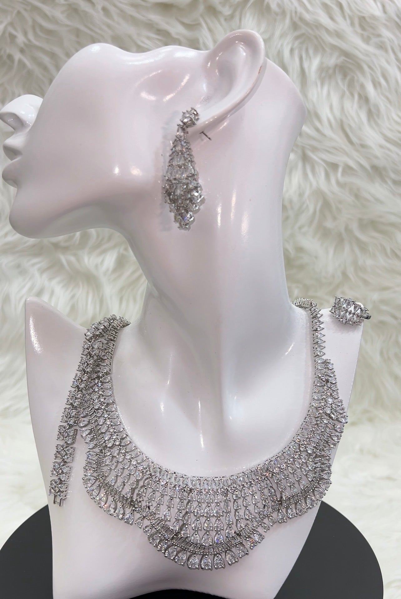 ZIRCONIA NECKLACE SET
