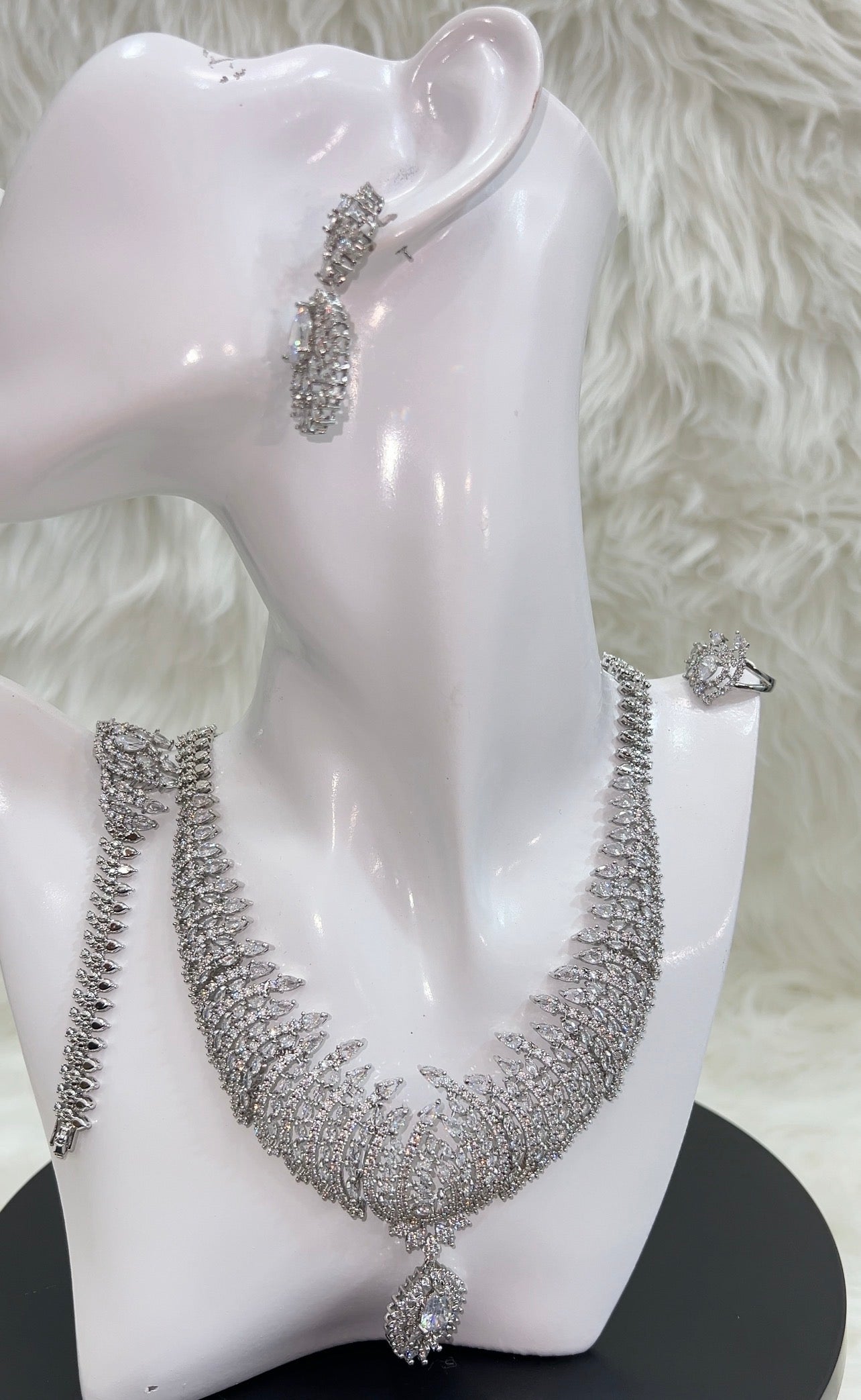 ZIRCONIA NECKLACE SET