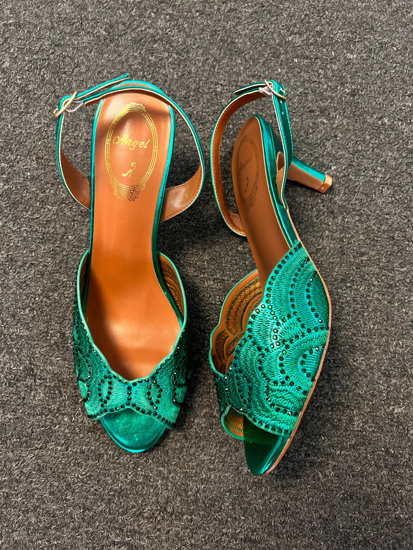 OPEN TOE SHOE