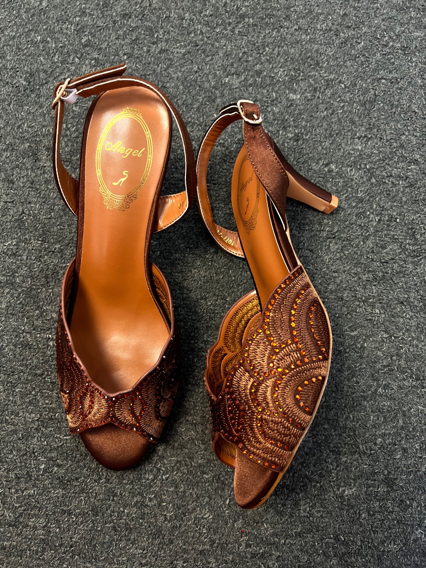 OPEN TOE SHOE
