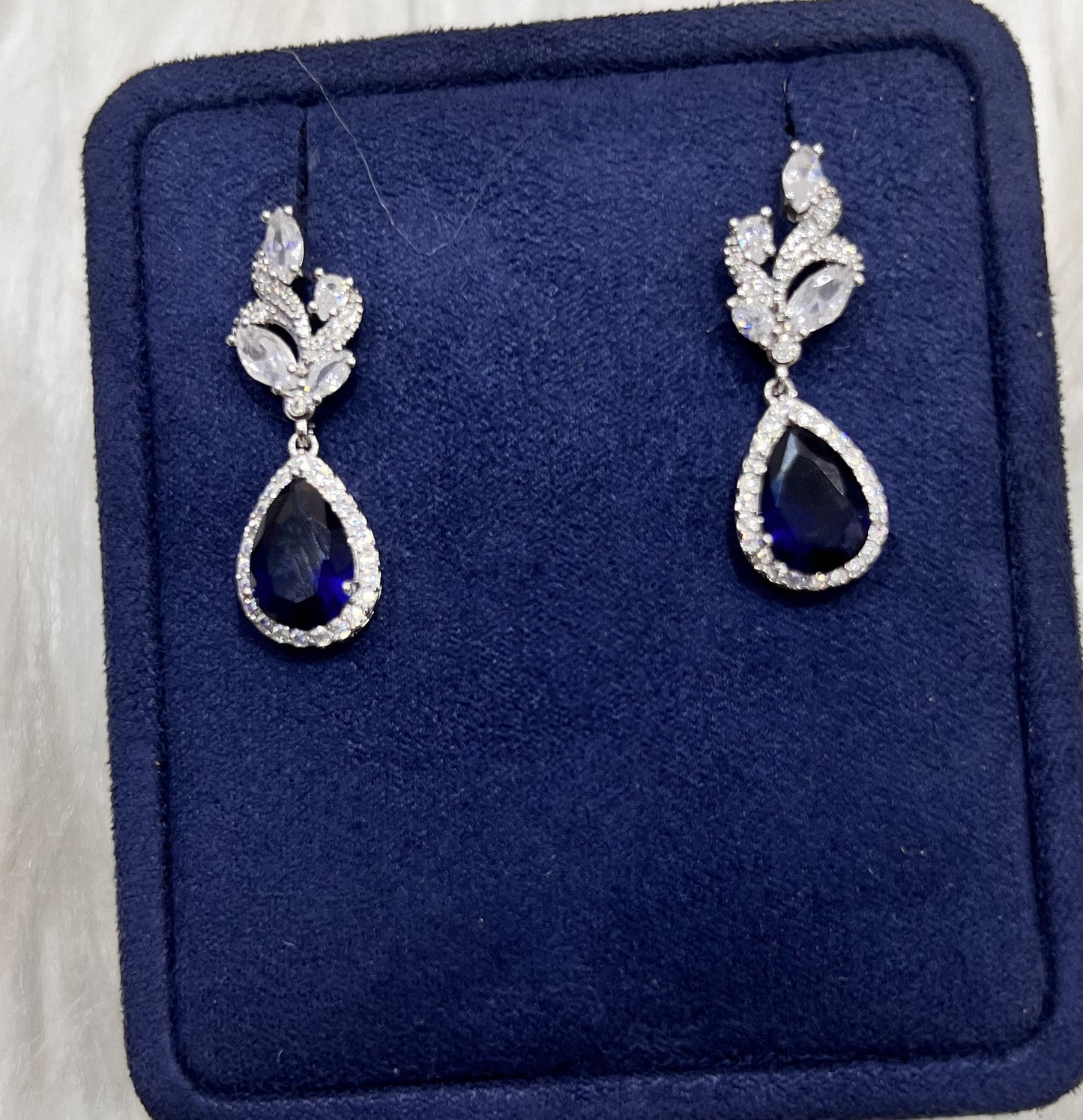 Perfect for brides, bridesmaids, or formal evening wear.