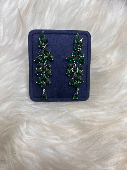  Perfect for high-end galas, holiday events, or a bold bridal statement.