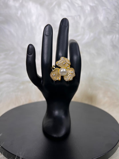this ring delivers unmatched bridal majesty and evening sophistication.