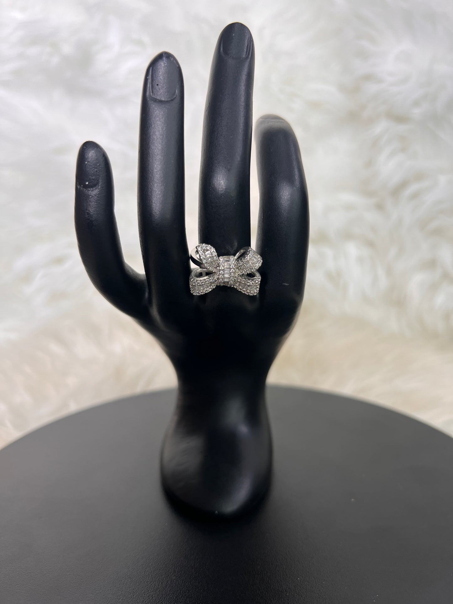 An unforgettable accessory for bridal parties, evening galas, or whenever you want to make a dazzling impression.