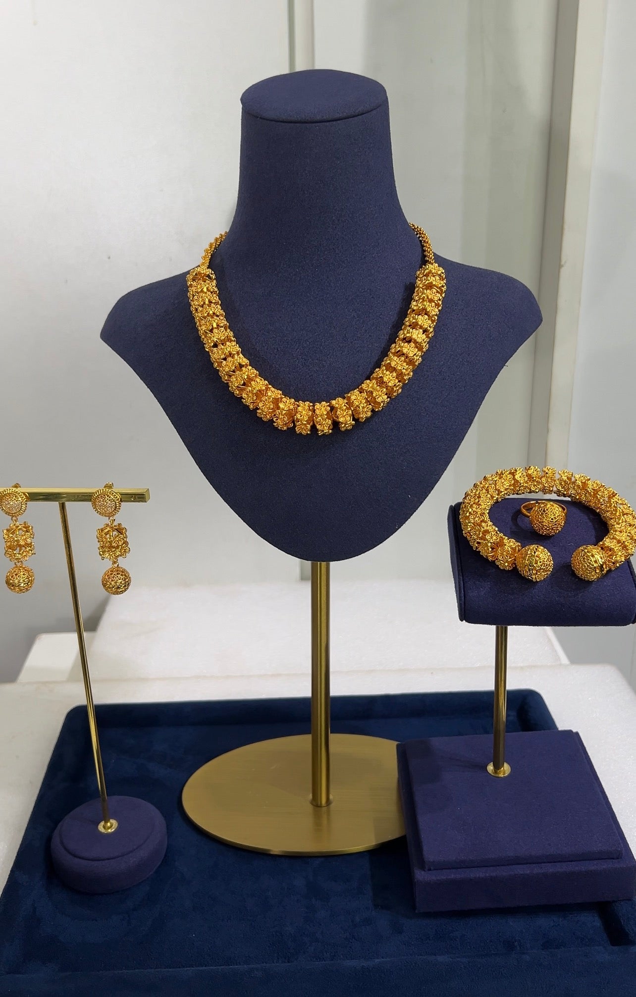 GOLD PLATED NECKLACE