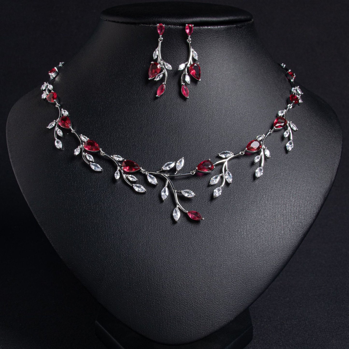 minimal jewelry, necklace for Nigeria wedding